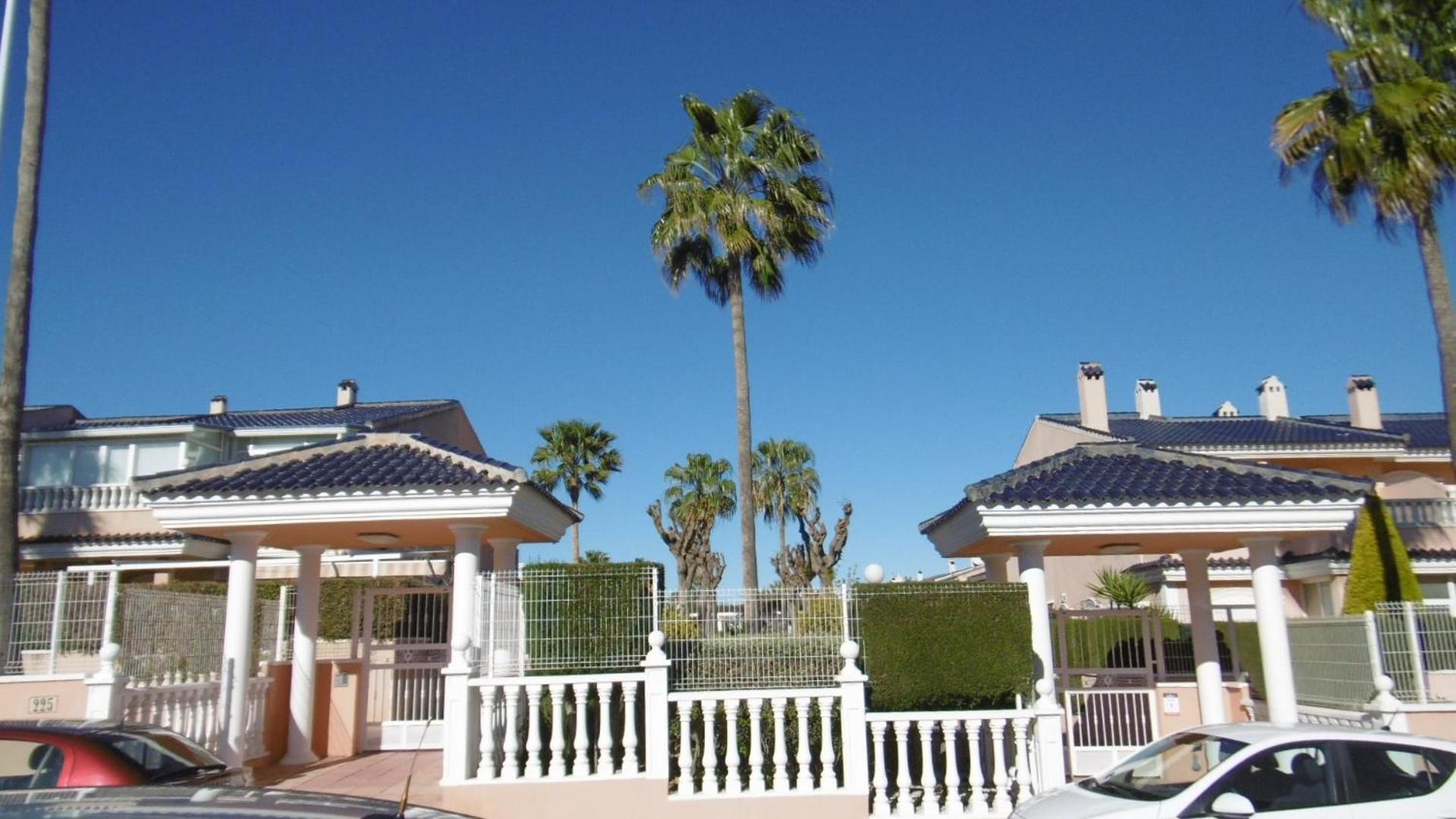 Gran Alicante Bungalow In Beach Resort Puerto Marino Экстерьер фото
